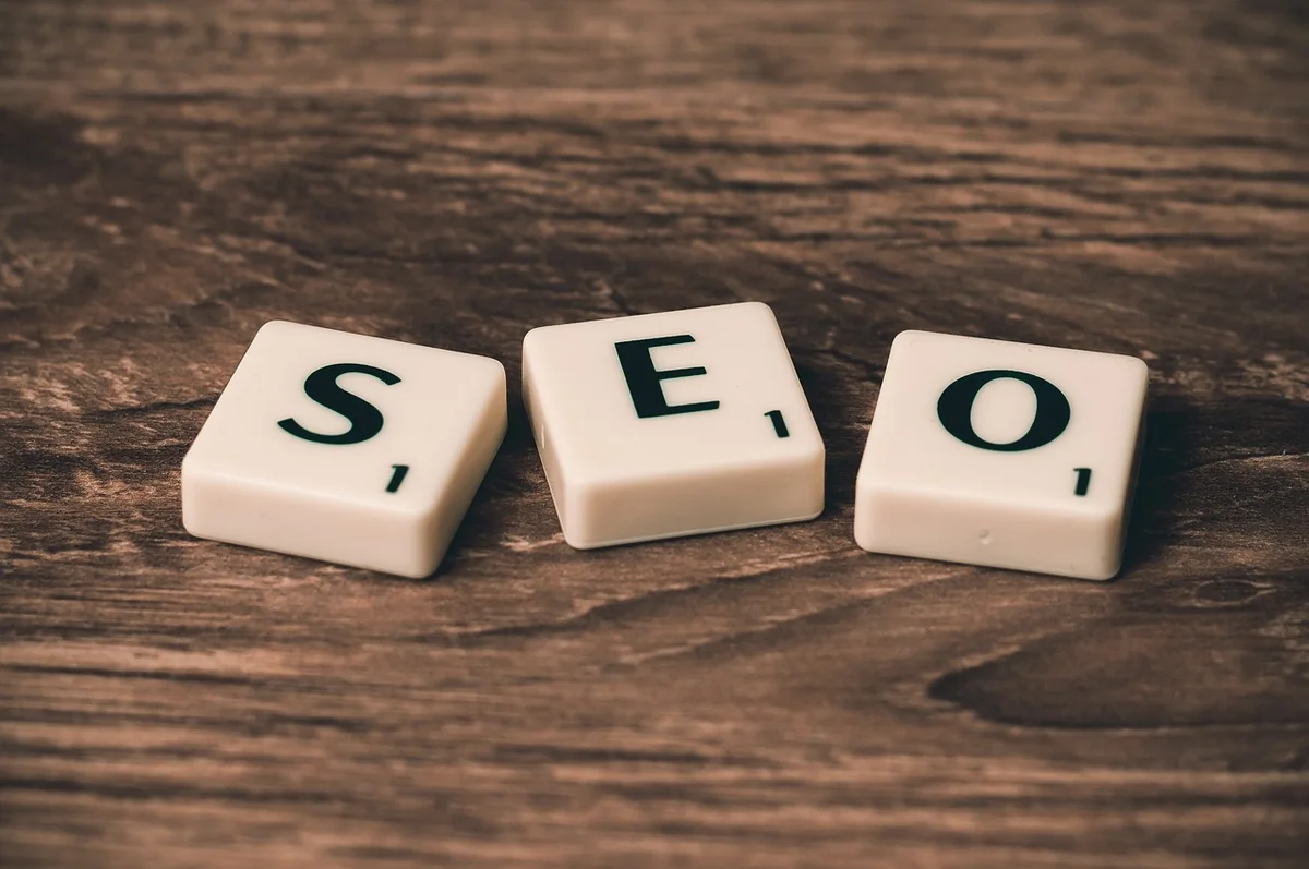 Optimiser le SEO de son site web en 2026 : stratégies et tendances essentielles